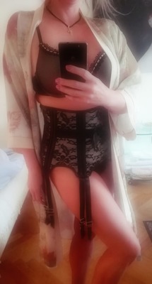 Essen;Alexandra Luxus;Klassische Massage;Sinnliche Massage;Erotische Massage;Tantramassage;Wellness-Massage;l-Massage;Body-to-Body-Massage